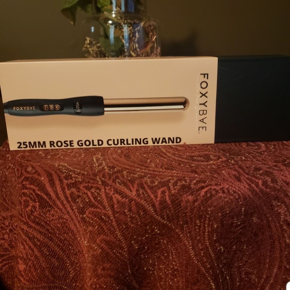 Foxybae  25mm rose gold curling wand